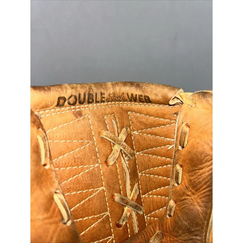 Vintage Wilson A2185 Jim Catfish Hunter Kids 9